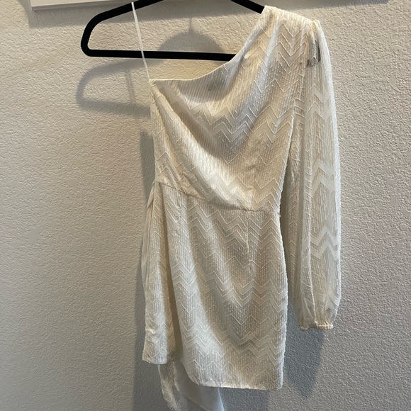 Lisa Mini Dress - Picture 5 of 7